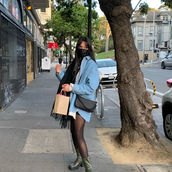 Meet your Posher, Lupe - Picture 1 of 5